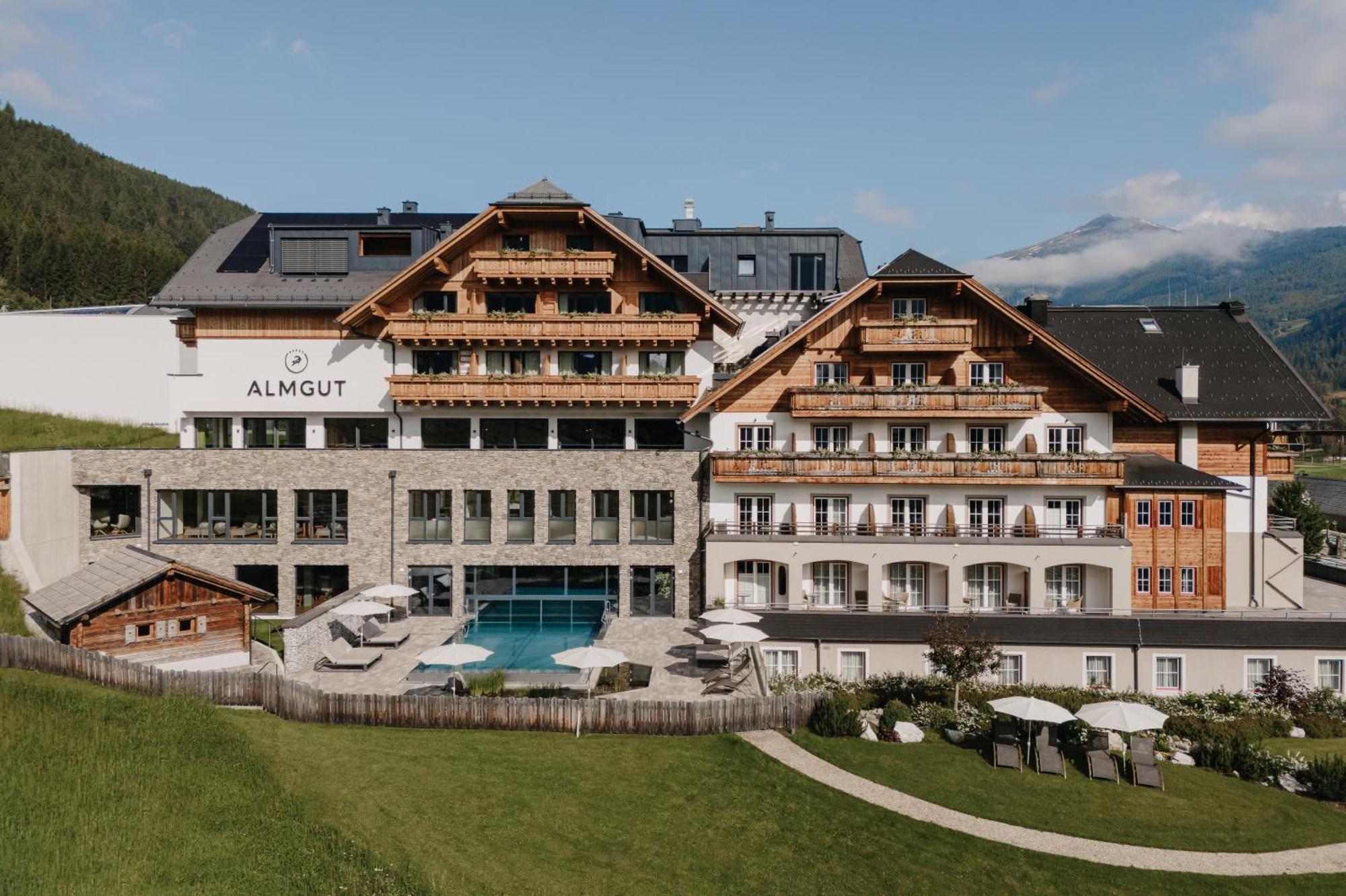 Almgut - Mountain Wellness Hotel Sankt Margarethen im Lungau Eksteriør bilde